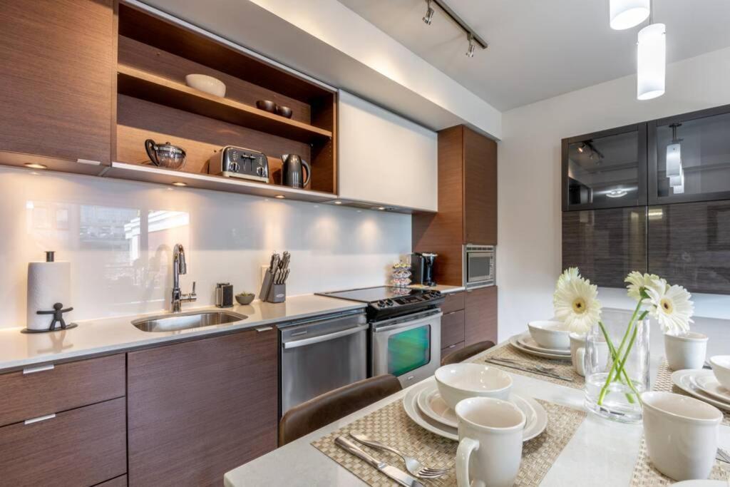 Clean 3Rd Floor Executive 1 Bedroom Apt In Old Town China Town วิกตอเรีย ภายนอก รูปภาพ