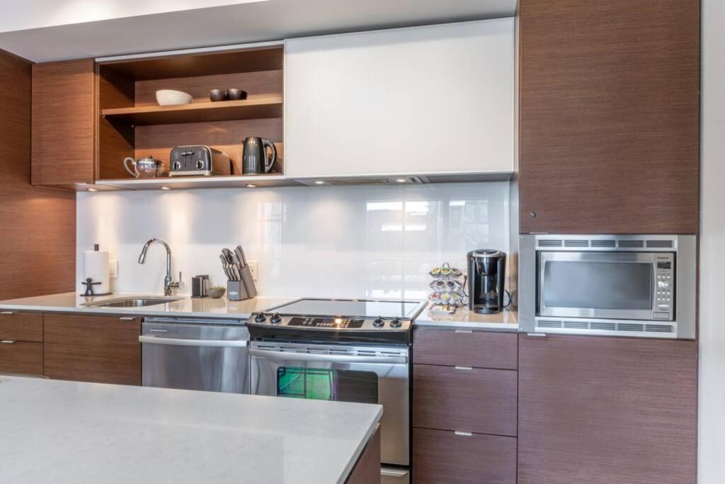 Clean 3Rd Floor Executive 1 Bedroom Apt In Old Town China Town วิกตอเรีย ภายนอก รูปภาพ